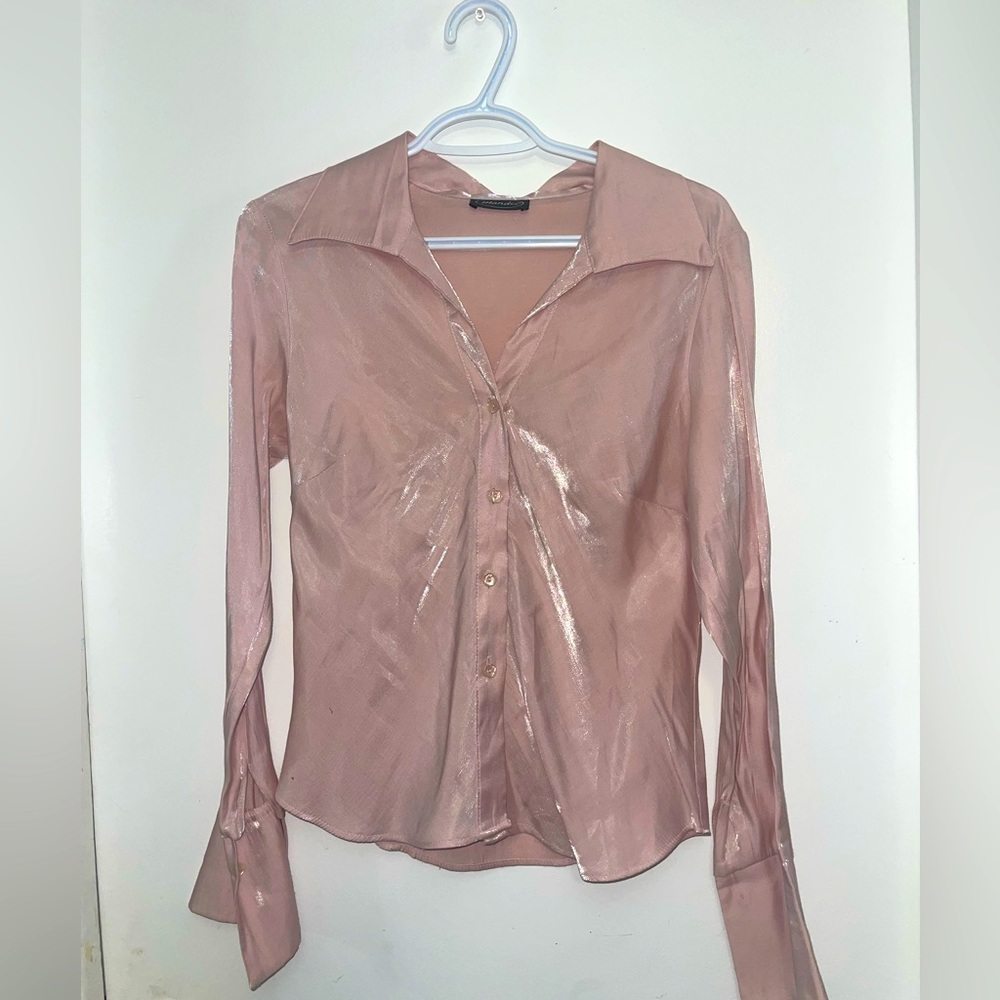 Size Small long sleeve button down shirt